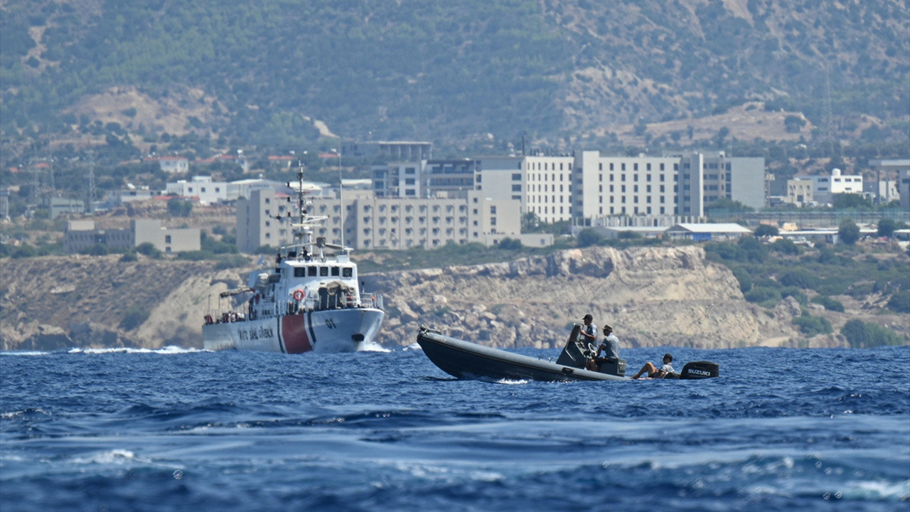 Girne açıklarında batan 514 metre derinlikte yatan geminin enkazı için harekete geçildi