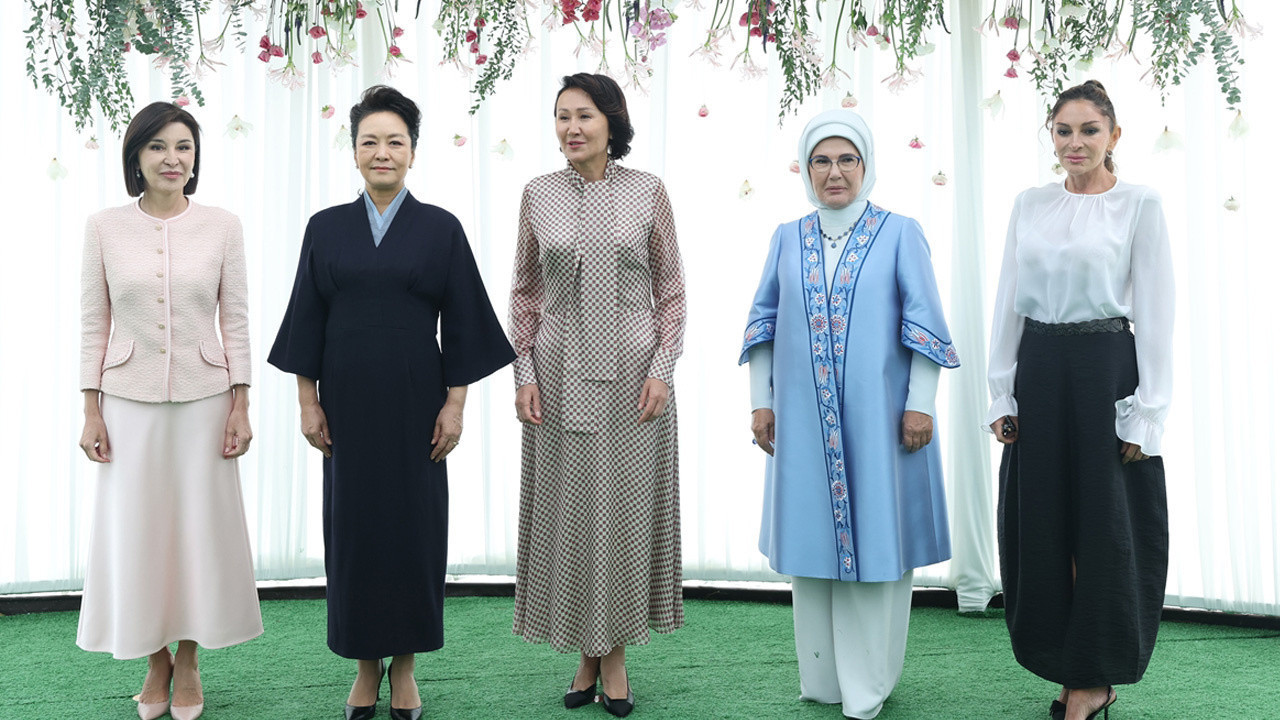 Emine Erdoğan, Kırgızistan'da lider eşleriyle buluştu