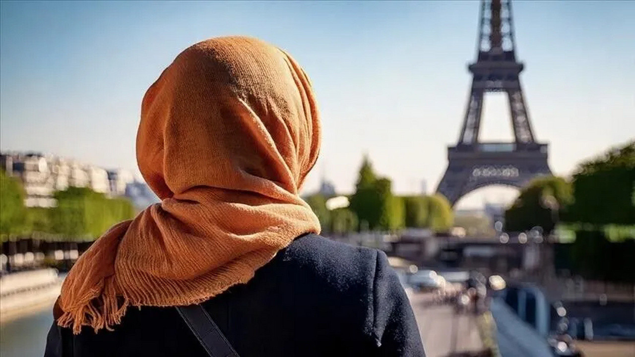 Fransa'da başörtüsü yasağı teklifiyle ilgili cumhurbaşkanı adayından açıklama