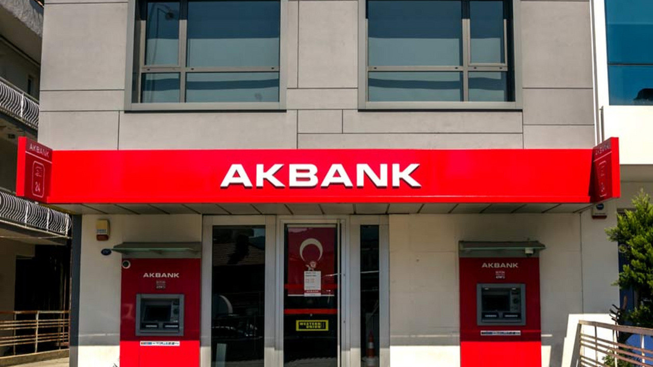 Akbank "Ticari Merkez" modelini hayata geçirdi