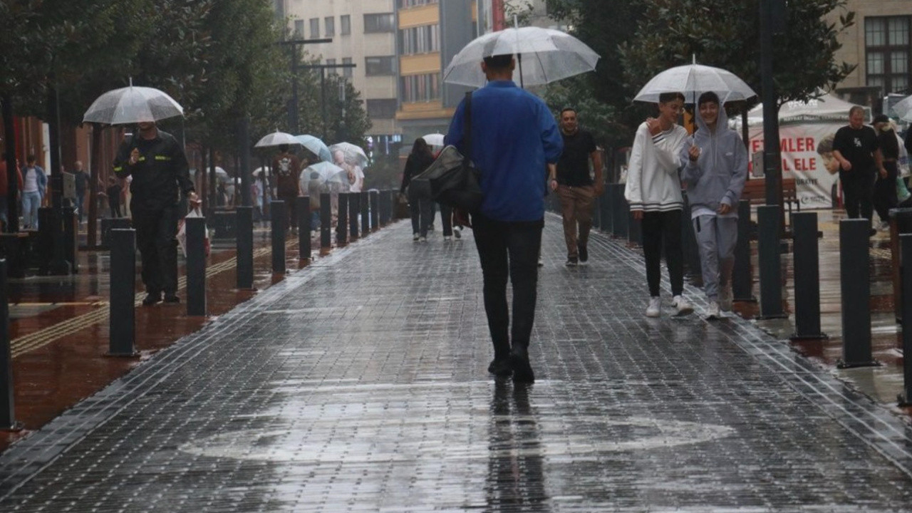 Karadeniz'de yaşayanlar dikkat! Sabah saatlerinde sağanak uyarısı
