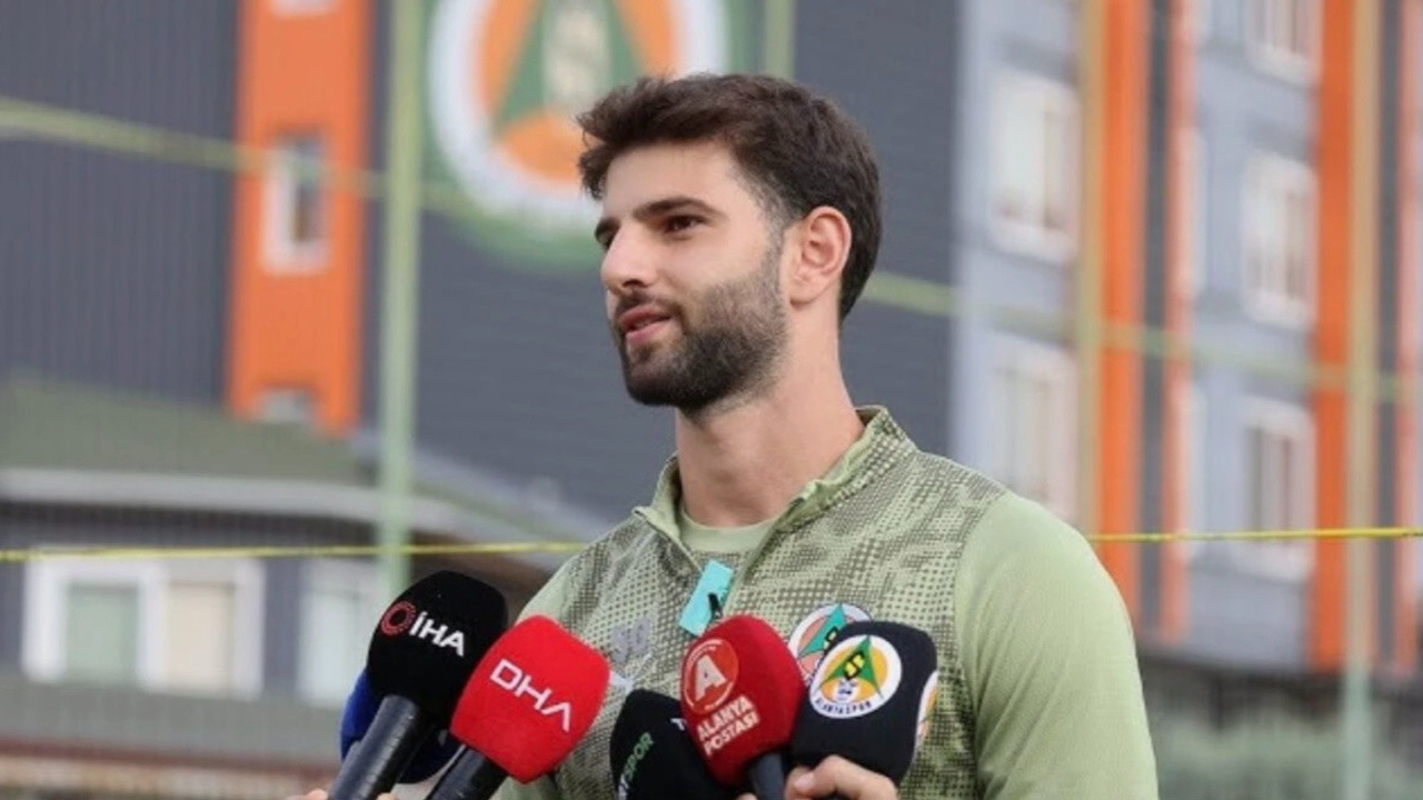 Anlaşma sağlandı! Ünlü futbolcu Beşiktaş için İstanbul'a geliyor!