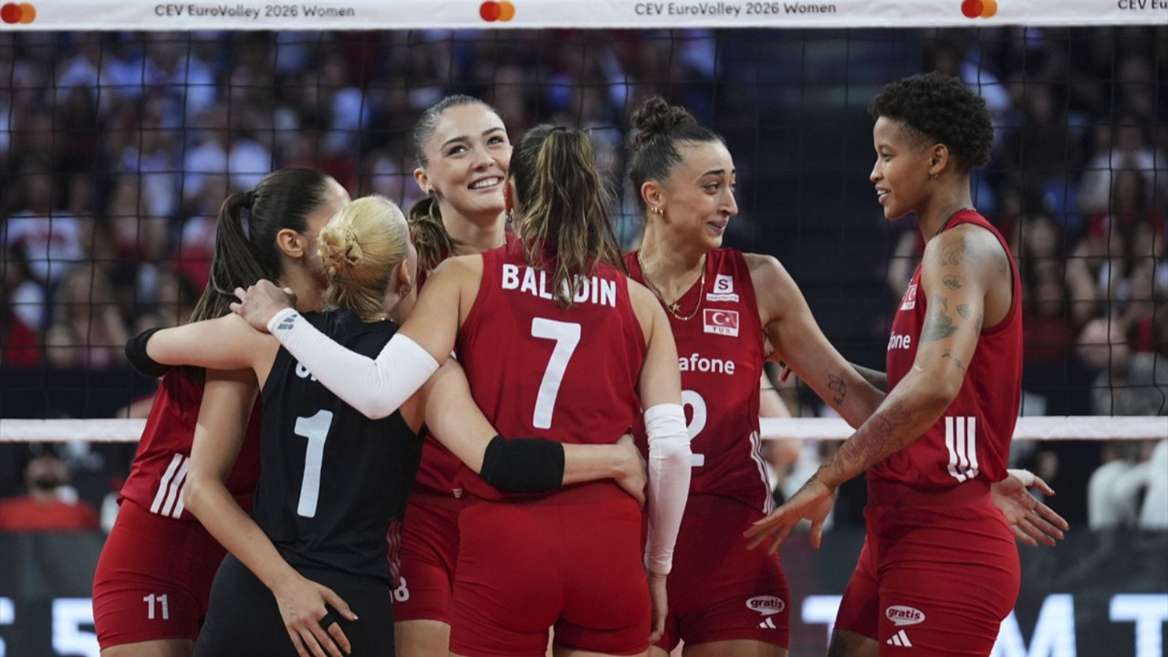 Filenin Sultanları yarı finale yükseldi! Türkiye-Sırbistan voleybol maçı ne zaman, saat kaçta?