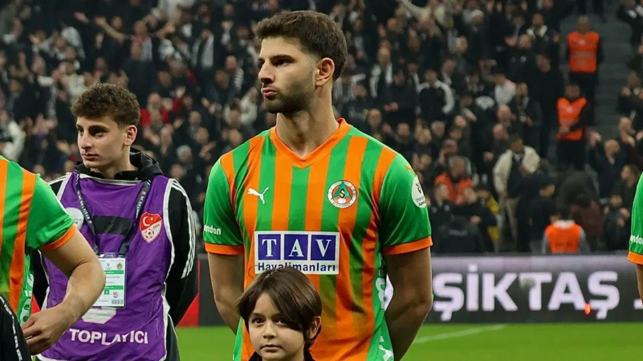 Beşiktaş savunmaya Ümit Akdağ takviyesi yaptı! Ümit Akdağ hangi takımlarda oynadı, sözleşmesi kaç yıllık?