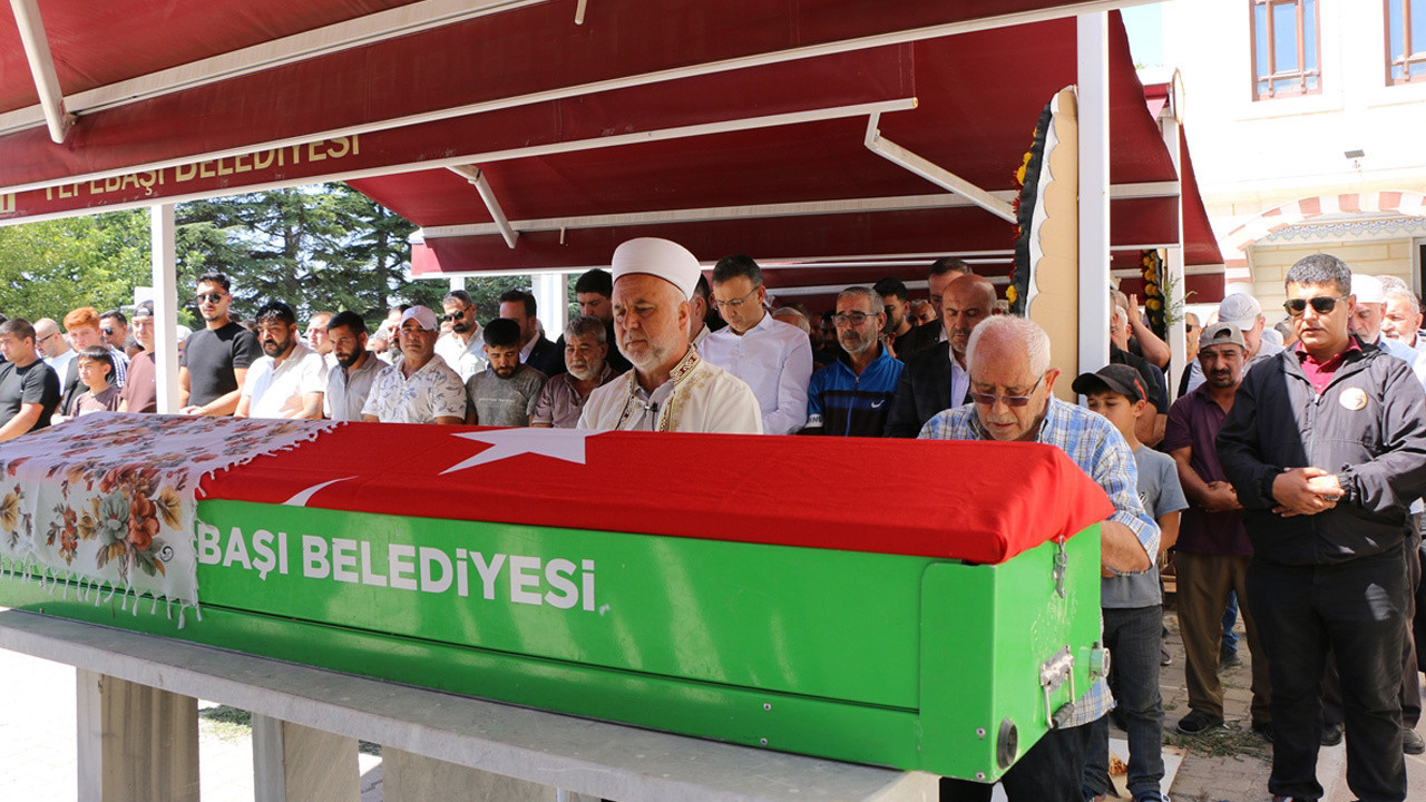 Gemi kazasında ölen Elmas Demir'in cenazesi Eskişehir'de toprağa verildi