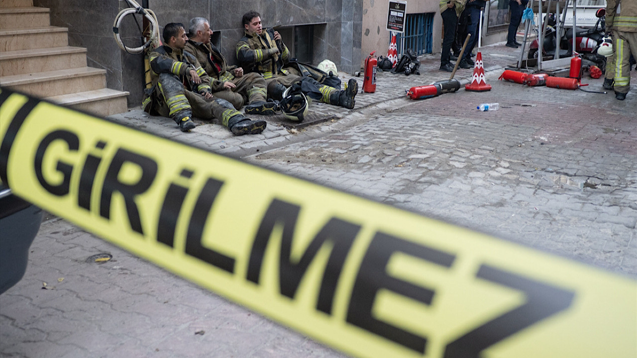 Bakırköy’de bir otelde çıkan yangında 12 kişi yaralandı