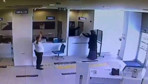 Film gibi soygun kamerada: Annesinin kıyafetleriyle kadın kılığına girip banka soydu!