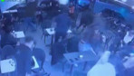 Adana’da Starbucks’a silahlı saldırı! Çığlık çığlığa dehşet anları kameraya yansıdı