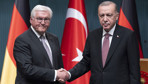Cumhurbaşkanı Erdoğan, mevkidaşı Steinmeier'e tarihi mektubun birebir basımını hediye etti