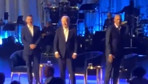 Joe Biden sahnede dondu kaldı! Obama yardımına yetişti