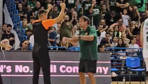 Panathinaikos taraftarı Kıbrıs pankartı açtı Ergin Ataman kendini oyundan attırdı