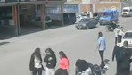 İki motosikletin çarpıştığı kazada 1 çocuk öldü! Kaza anı kamerada