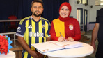 Fanatik çiftten görülmemiş seçim! Gelinlik ve damatlık yerine takım forması giydiler...