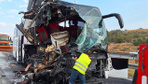 Yolcu otobüsü TIR'a çarptı! Feci kazada yaralılar var