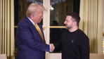 Bu kez fırça atmadı! Zelensky, Donald Trump ile görüştü