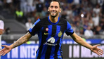 Hakan Çalhanoğlu 'Nezaketen görüştüm' diyerek hayalindeki takımı açıkladı