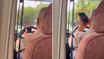 Minibüs şoförü kimseye aldırış etmeden cinsel içerikli film izledi...