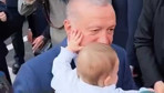 Cumhurbaşkanı Erdoğan ile minik bebeğin gülümseten anları