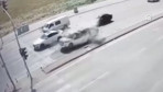 Konya'da kırmızı ışıkta feci ölüm 2 kişinin öldüğü kaza kamerada