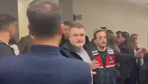 Adliye koridorunda gerginlik! Ufuk Tetik, görüntü alan gazeteciye vurdu