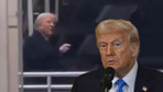 Trump'ı kızdıran protesto! İşçinin sözünü duyunca sinirlendi, küfür edip orta parmağını gösterdi
