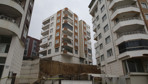 Şanlıurfa'da istinat duvarı yıkılan binanın çevresinde önlem! Yanındaki apartman da boşaltıldı