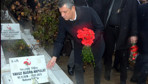 Özgür Özel depremde ölenlerin mezarlarını ziyaret etti