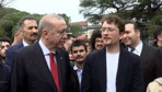 Boğaziçi öğrencileri Cumhurbaşkanı Erdoğan'ı karanfille karşıladı: Erdoğan o öğrenciye 'takma kafana' dedi