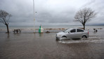Bursa'da fırtına! Deniz ile kara birleşti