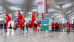 Çocuklara 23 Nisan sürprizi! İstanbul Havalimanı'nda hediye sevinci...