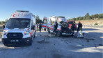 Ambulans iki tıra çarptı! Feci kazada ölü ve yaralılar var