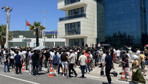 Marmaris'te çarşı esnafından belediyeye "gölgelik" protestosu