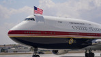 Ankara'ya iniş yaptı! Dünya, Air Force One'ı takip etti, rengini Trump seçmiş