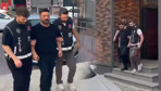Hesabına yurtdışından yüklü döviz gelmiş! Oğuzhan Uğur'u polis böyle götürdü