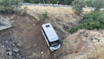 Şanlıurfa'da işçileri taşıyan minibüs şarampole devrildi