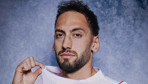 Görenler tanıyamadı! Hakan Çalhanoğlu tarzını değiştirdi