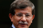 Davutoğlu seçim çalışmalarını 3 gün iptal etti!