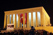 Anıtkabir'e çocuk parkından sonra...