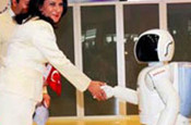 Objektiflere robot Asimo'yla poz verdi
