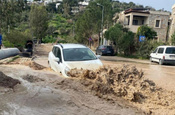 Bodrum’da yine isale hattı patladı, yollar göle döndü