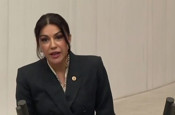 Meclis'te başörtüsü tartışması! CHP'li vekilin sözleri tepki çekti: "Senin de mi başını açtılar?"
