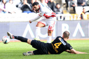 Sivasspor Kayserispor'u 5 golle geçti maçta şaşırtan olay takım arkadaşına tokat attı