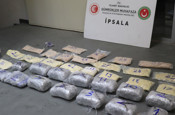 Gümrük muhafaza ekipleri üç operasyonda 182 kilogram uyuşturucuya el koydu