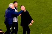 Mourinho Okan Buruk'un burnunu sıktı dünya basını bu olayı konuştu
