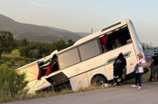 Yolcu otobüsü ile tur otobüsü çarpıştı! Çok sayıda yaralı var