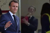 Fransa Cumhurbaşkanı Emmanuel Macron eşinden tokat yedi! İşte o anlar...