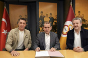 Fernando Muslera'dan Galatasaray'a sürpriz imza
