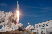 SpaceX’e ait roket deneme öncesi patladı