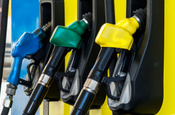 Motorin ve benzine bu gece çok büyük indirim var! Litre fiyatı bakın kaç lira olacak