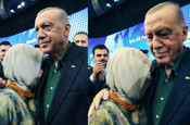 Emine Erdoğan gözyaşlarını tutamadı! Tarihi konuşmada tarihi anlar!